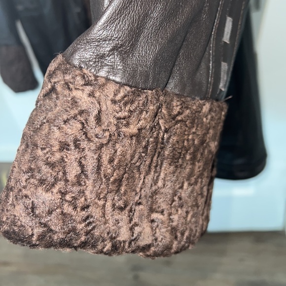 Leakas Furs brown reversible, sheared mink stroller w/ Persian lambskin leather - Picture 5 of 11